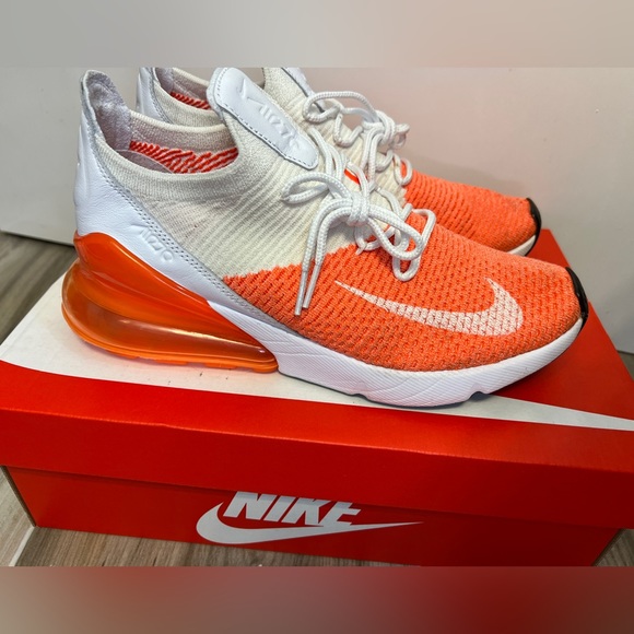 Nike Women’s Air Max 270 Flyknit - Picture 2 of 4
